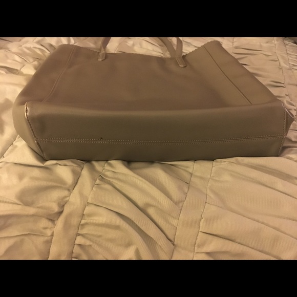 BCBG bucket purse - Picture 3 of 6